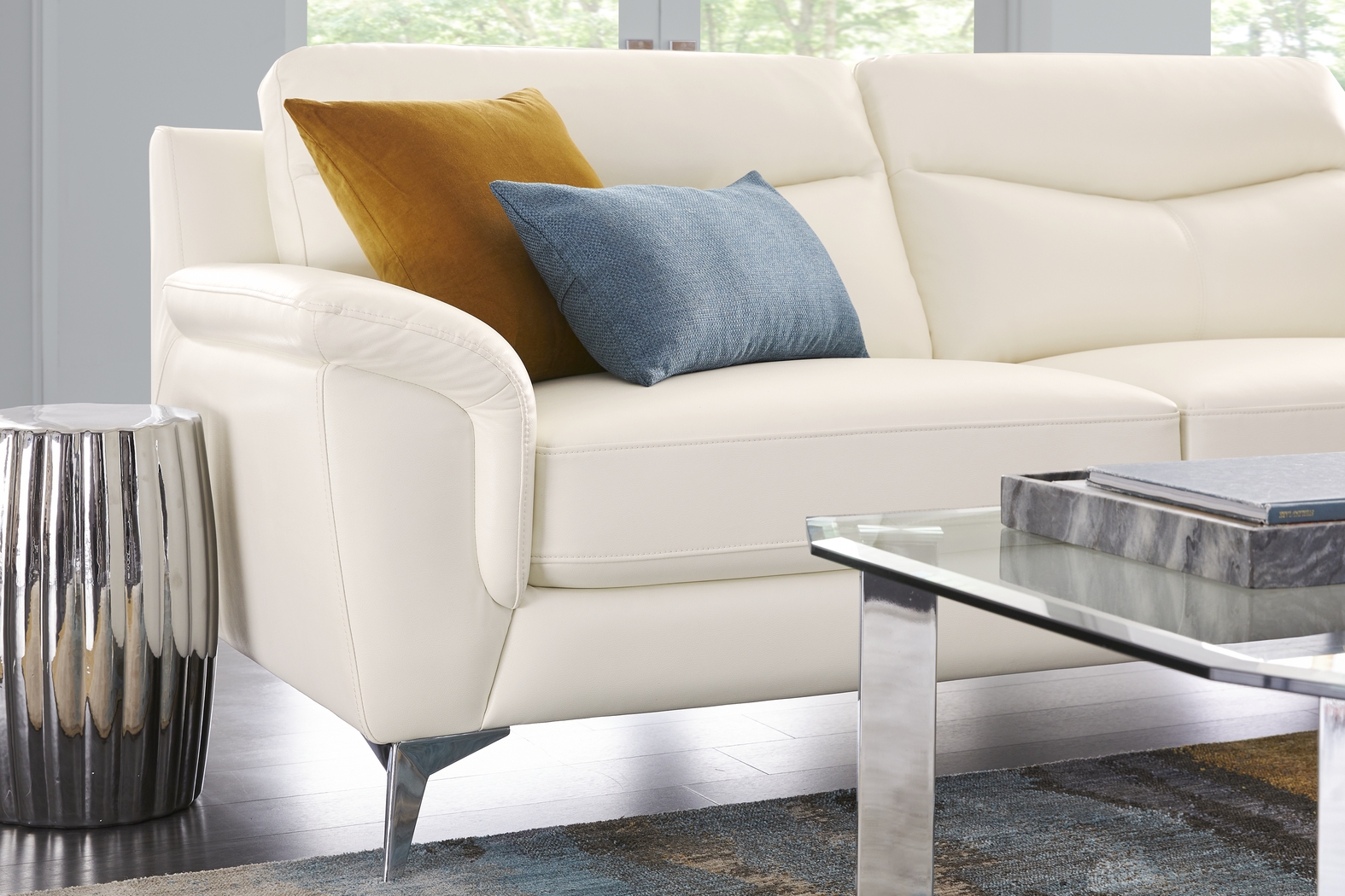 Folsom Street White 8 Pc Living Room - Thumbnail - Image 3