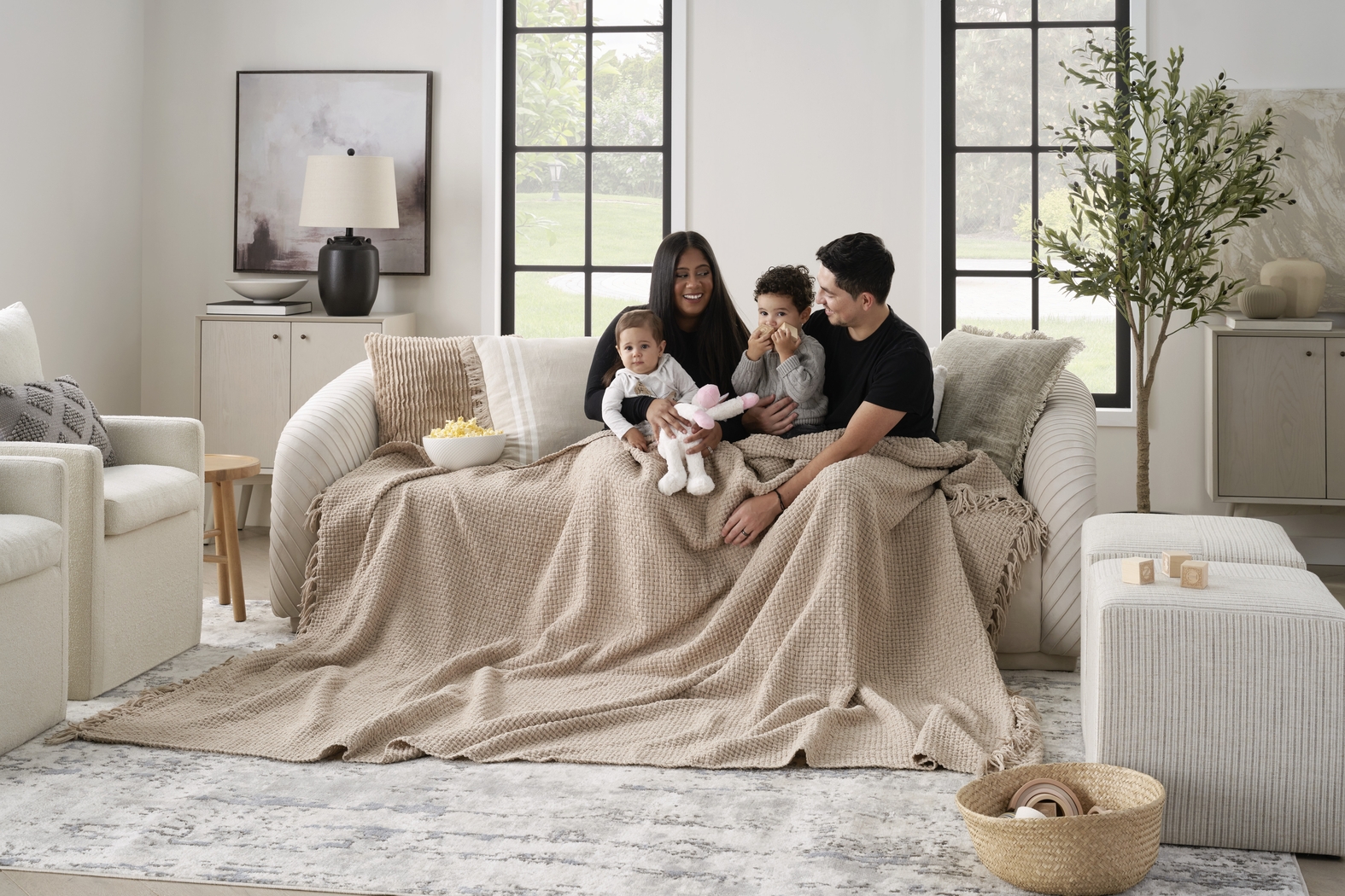 Freddie Beige Large Throw Blanket - Thumbnail - Image 4