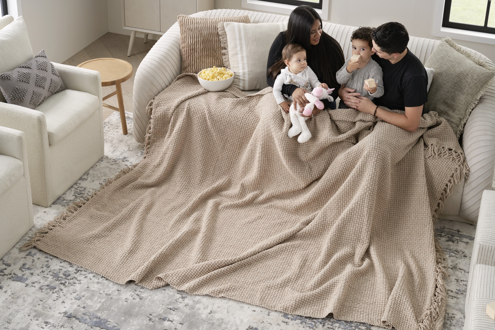 Freddie Beige Large Throw Blanket - Thumbnail - Image 5