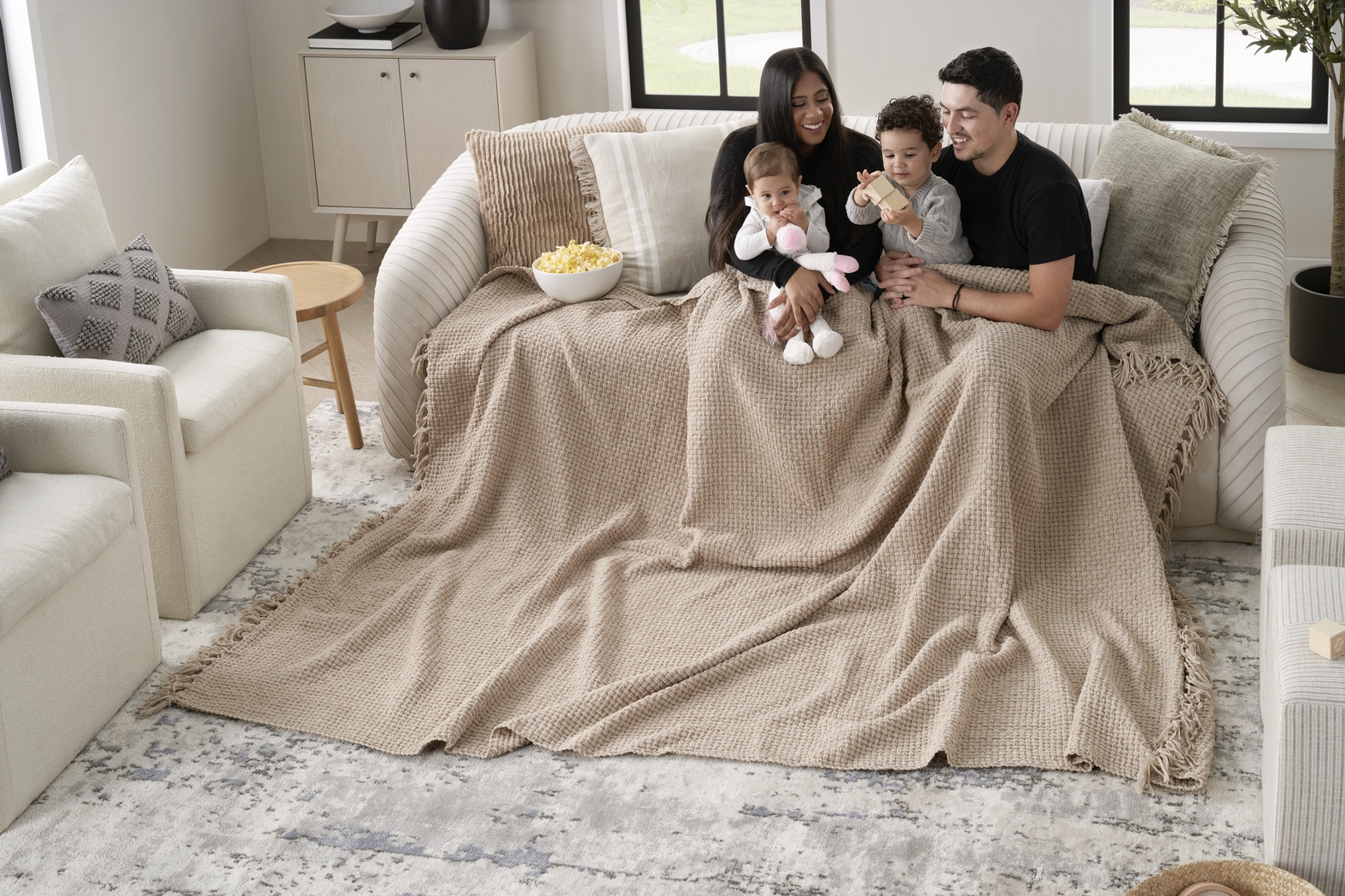 Freddie Beige Large Throw Blanket - Thumbnail - Image 7