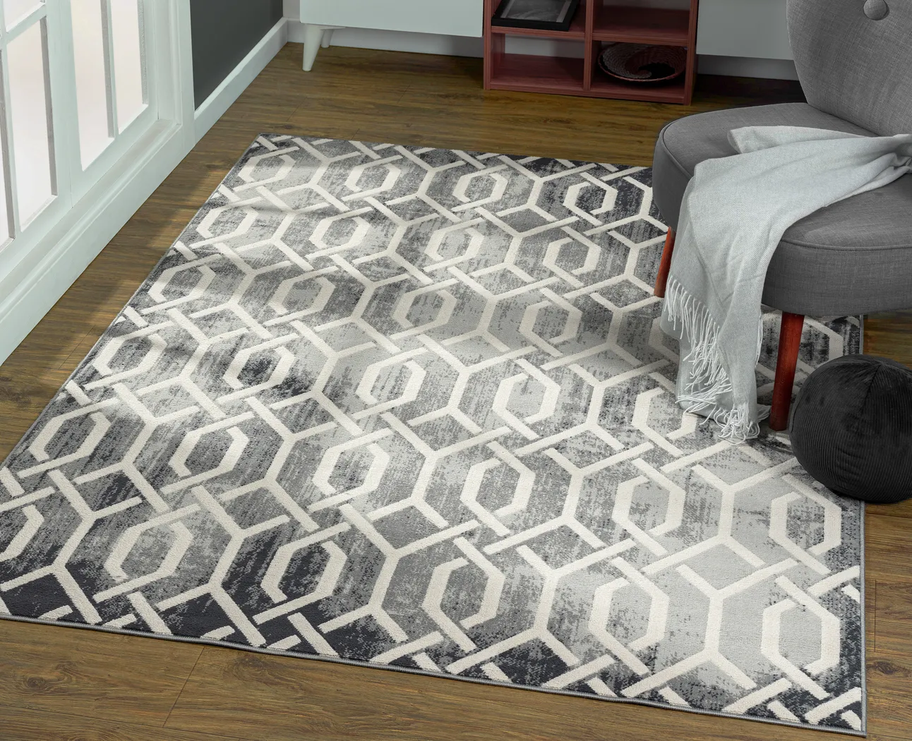 Gainswood Gray 5' x 7' Rug - Thumbnail - Image 2