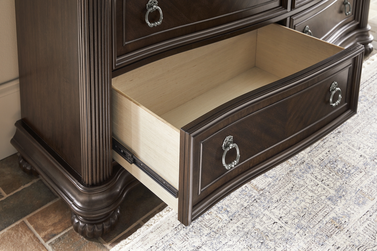 Gallagher Avenue Brown 5 Pc Queen Panel Bedroom - Thumbnail - Image 8