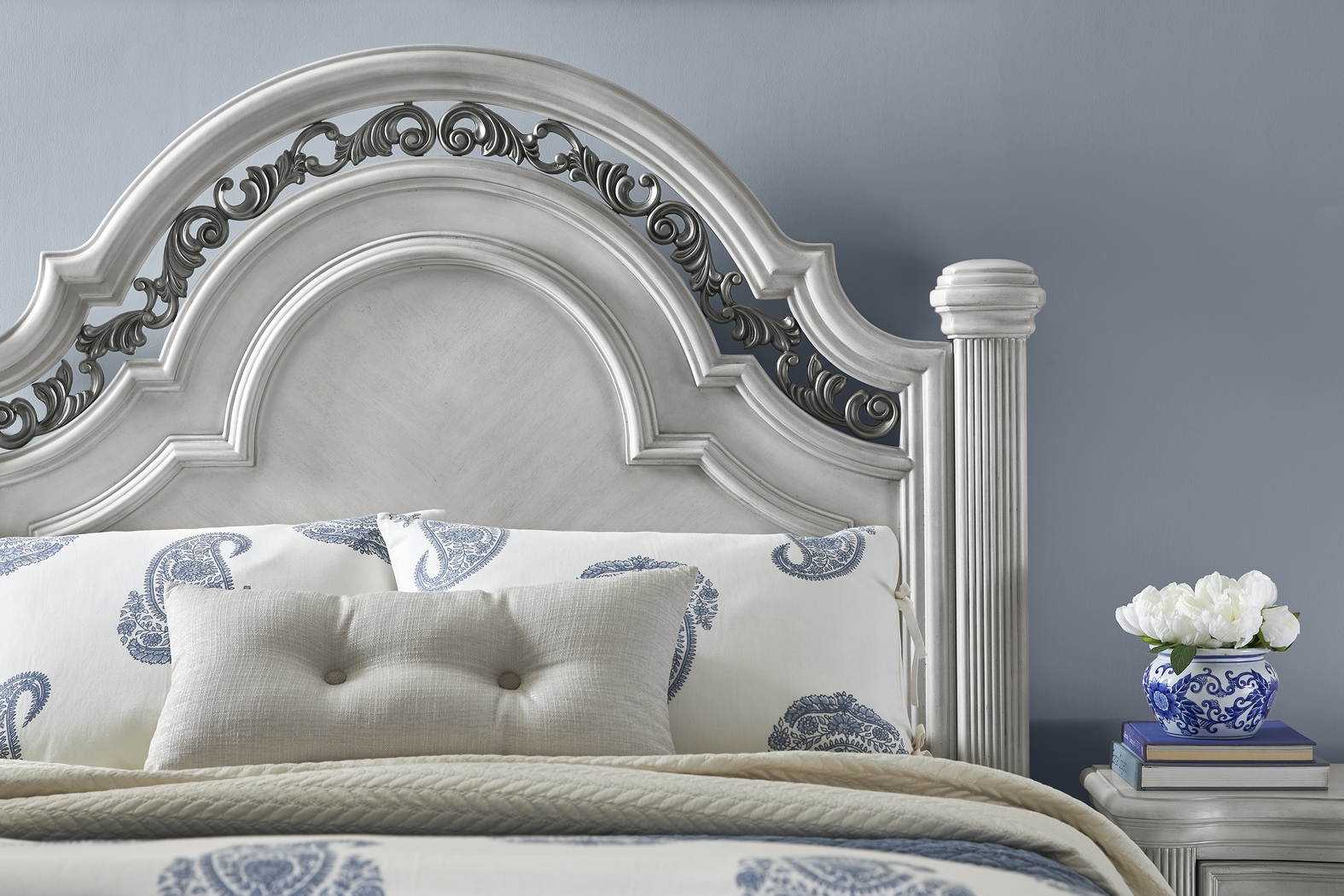 Gallagher Avenue White 3 Pc Queen Panel Bed - Thumbnail - Image 3