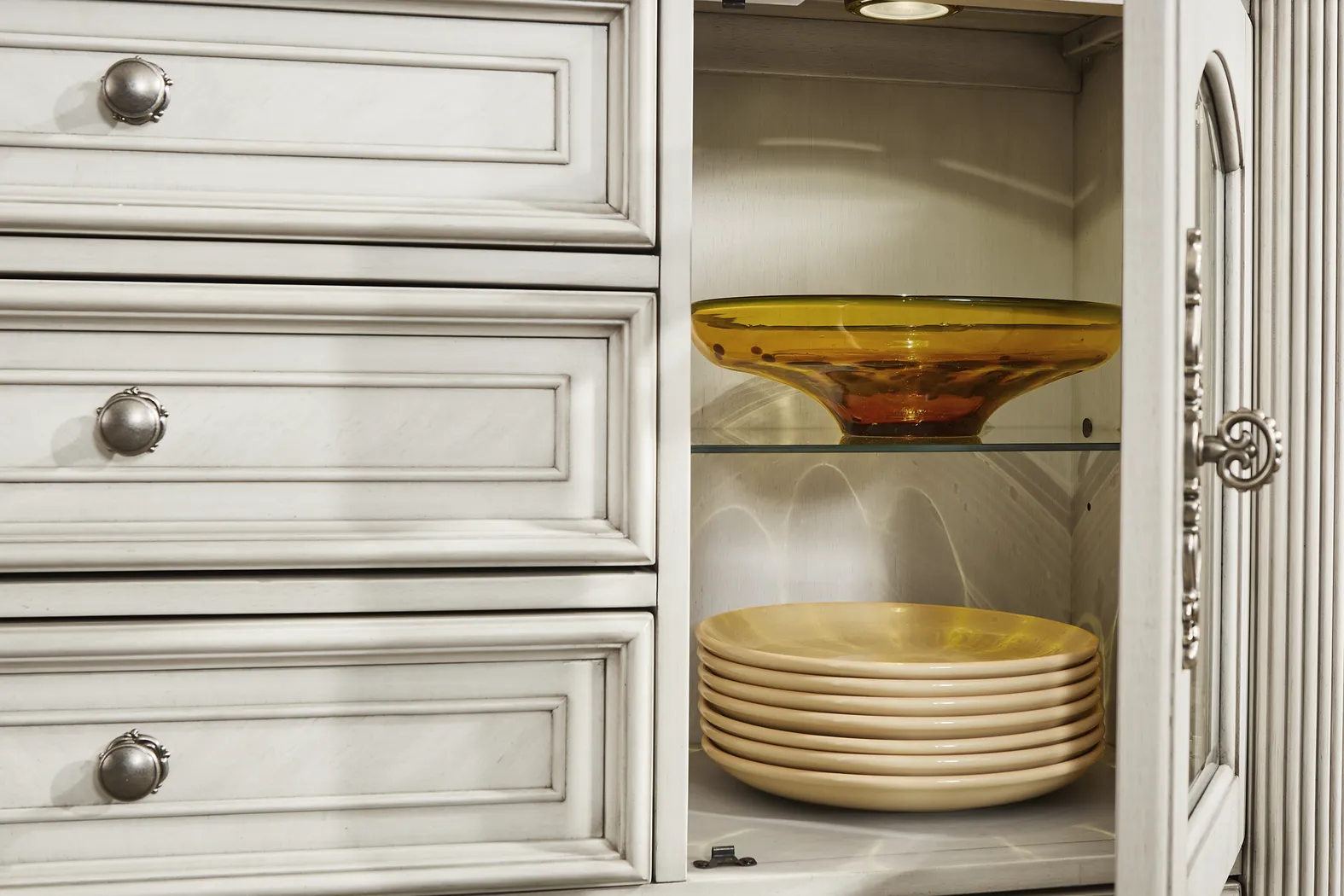 Gallagher Avenue White Server - Image 11