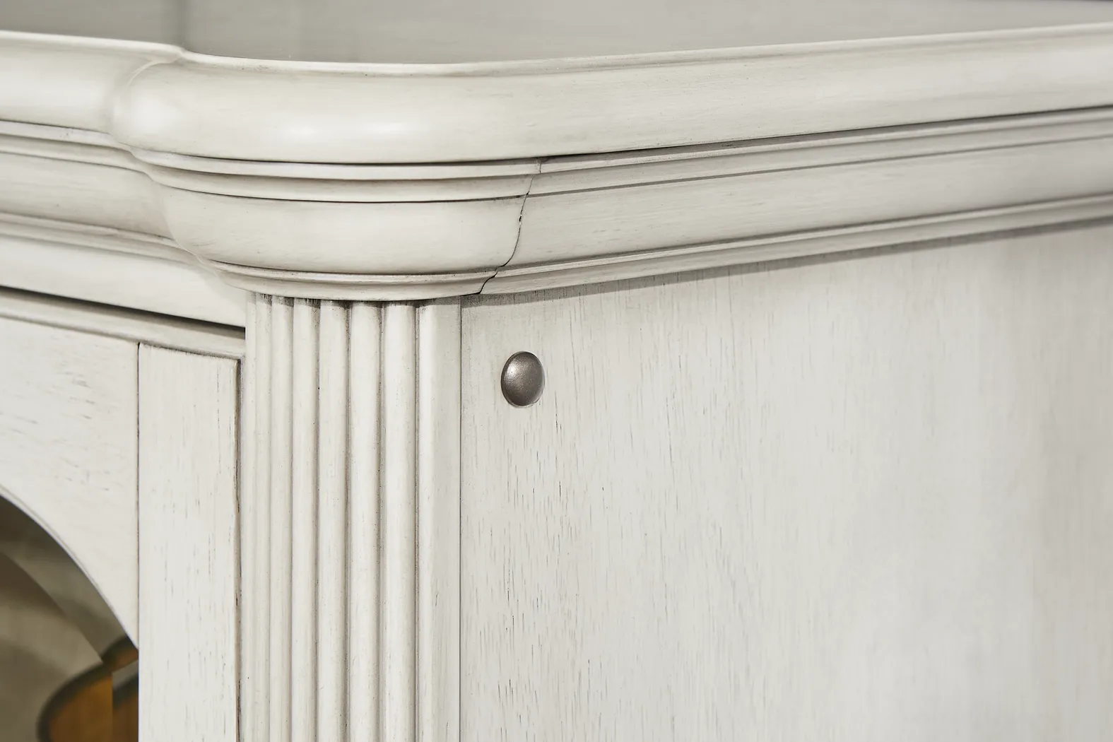 Gallagher Avenue White Server - Image 7