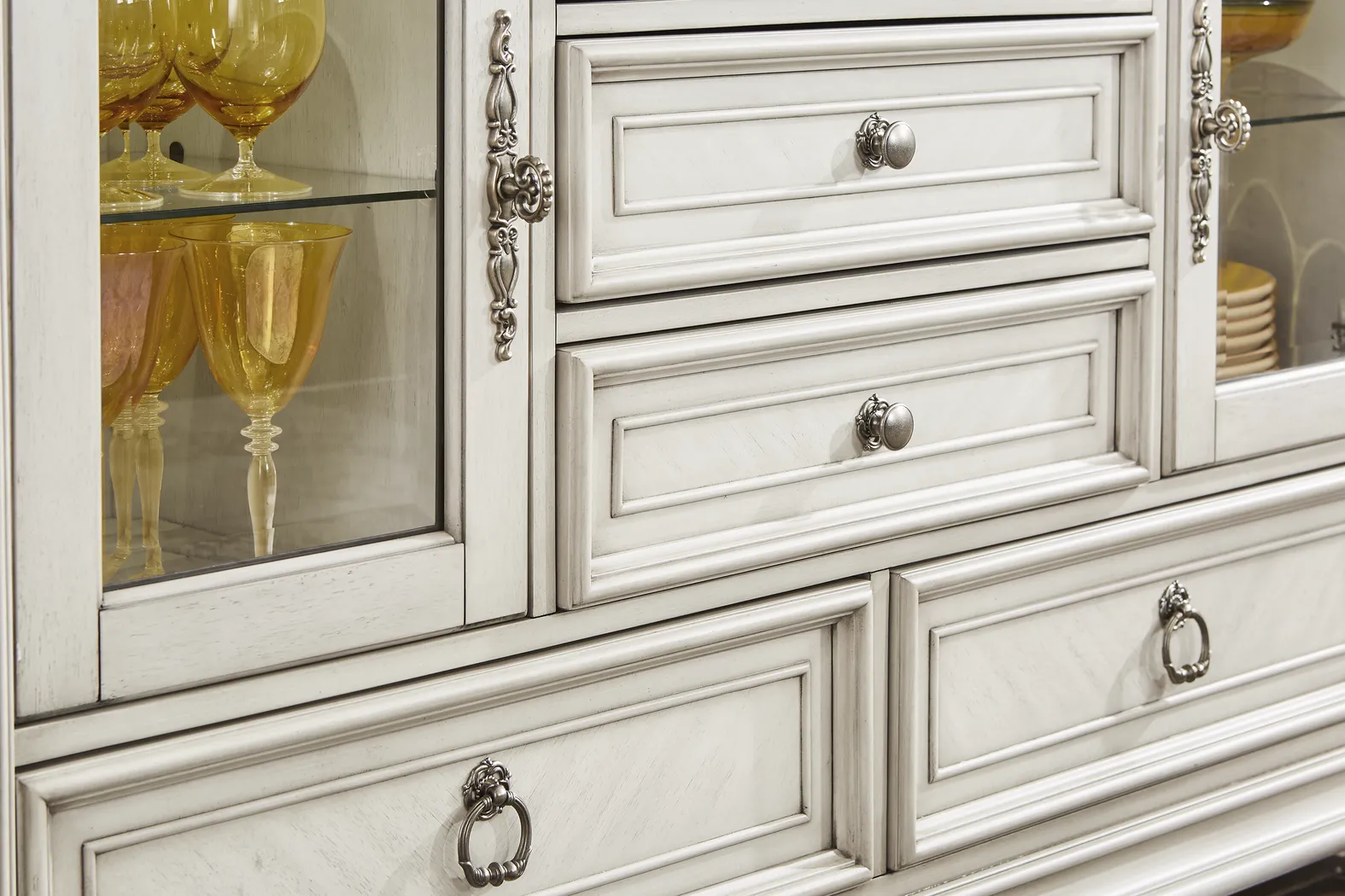 Gallagher Avenue White Server - Image 10