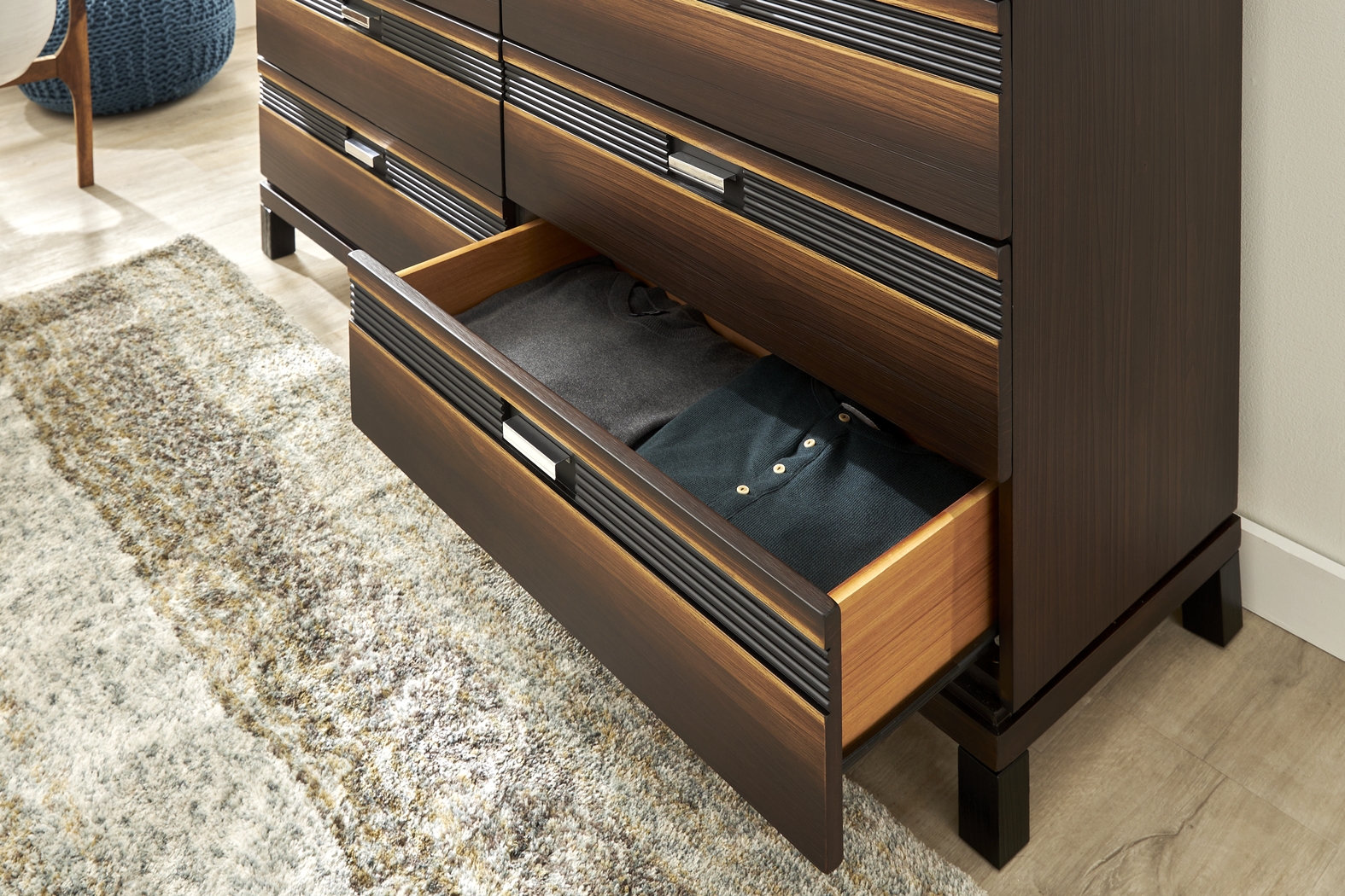 Gardenia Brown 5 Pc Queen Panel Bedroom - Thumbnail - Image 7