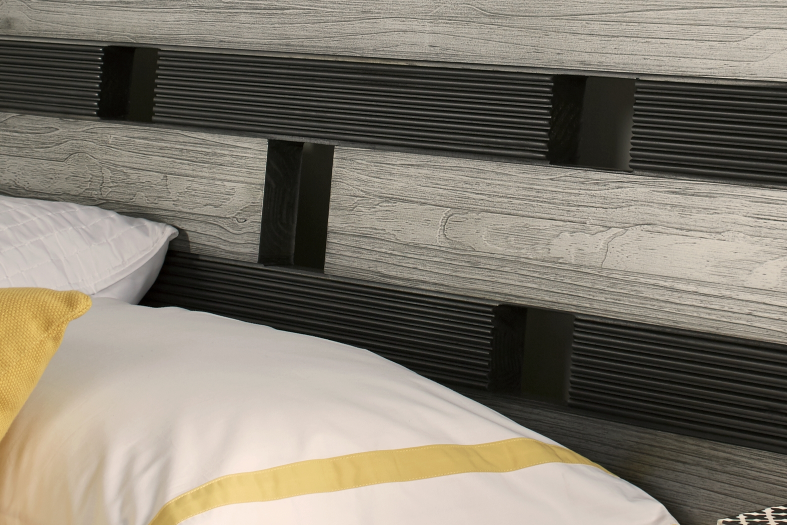 Gardenia Silver 3 Pc Queen Platform Bed - Thumbnail - Image 2