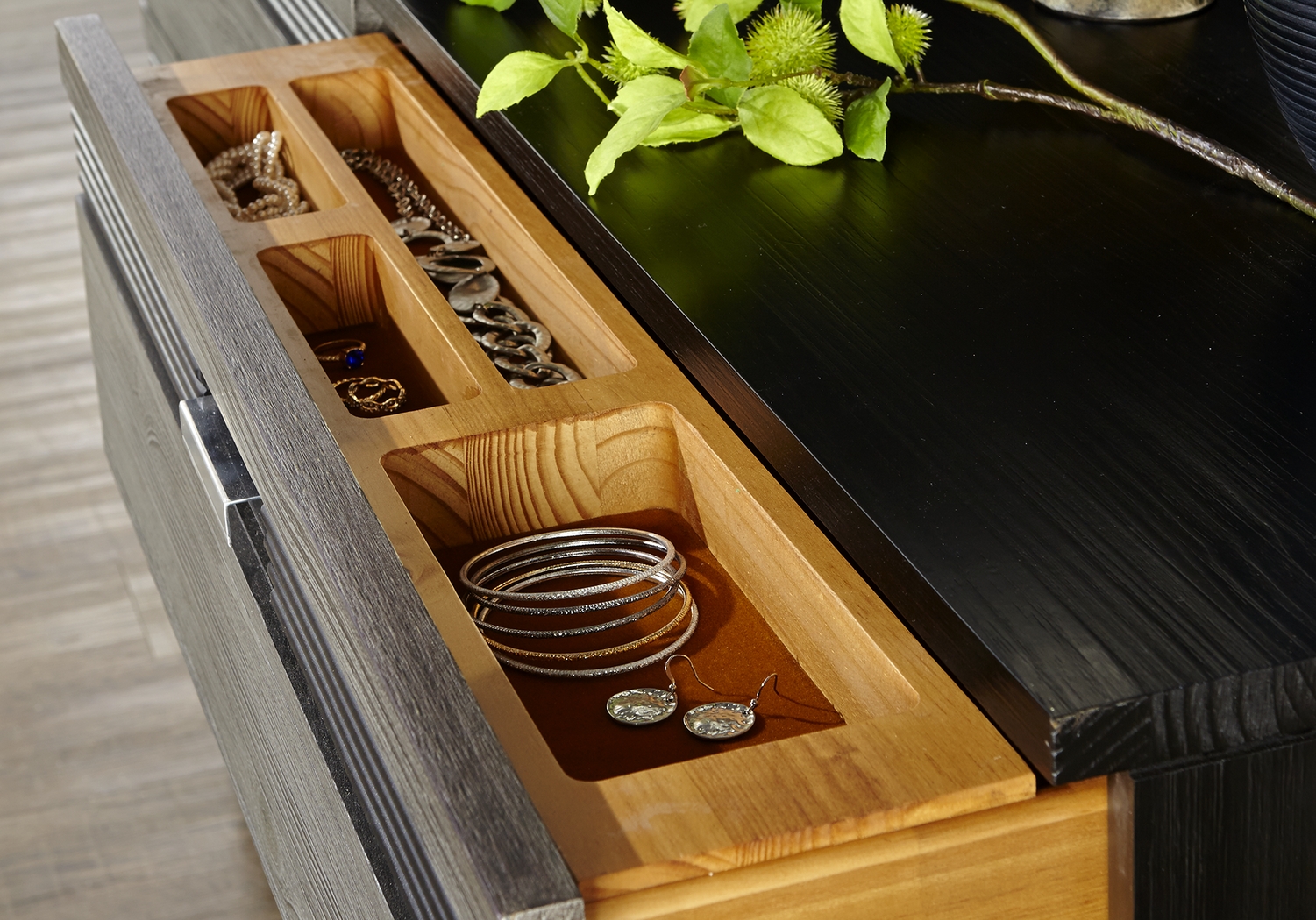 Gardenia Silver 8 Pc King Platform Bedroom - Thumbnail - Image 6