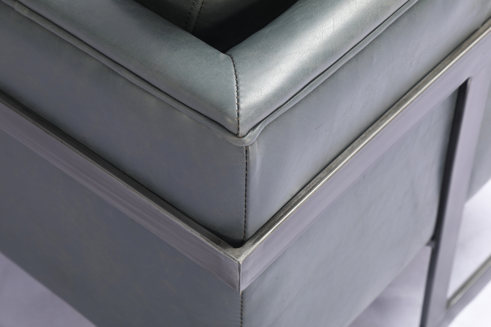Gardenside Gray Accent Chair - Thumbnail - Image 6