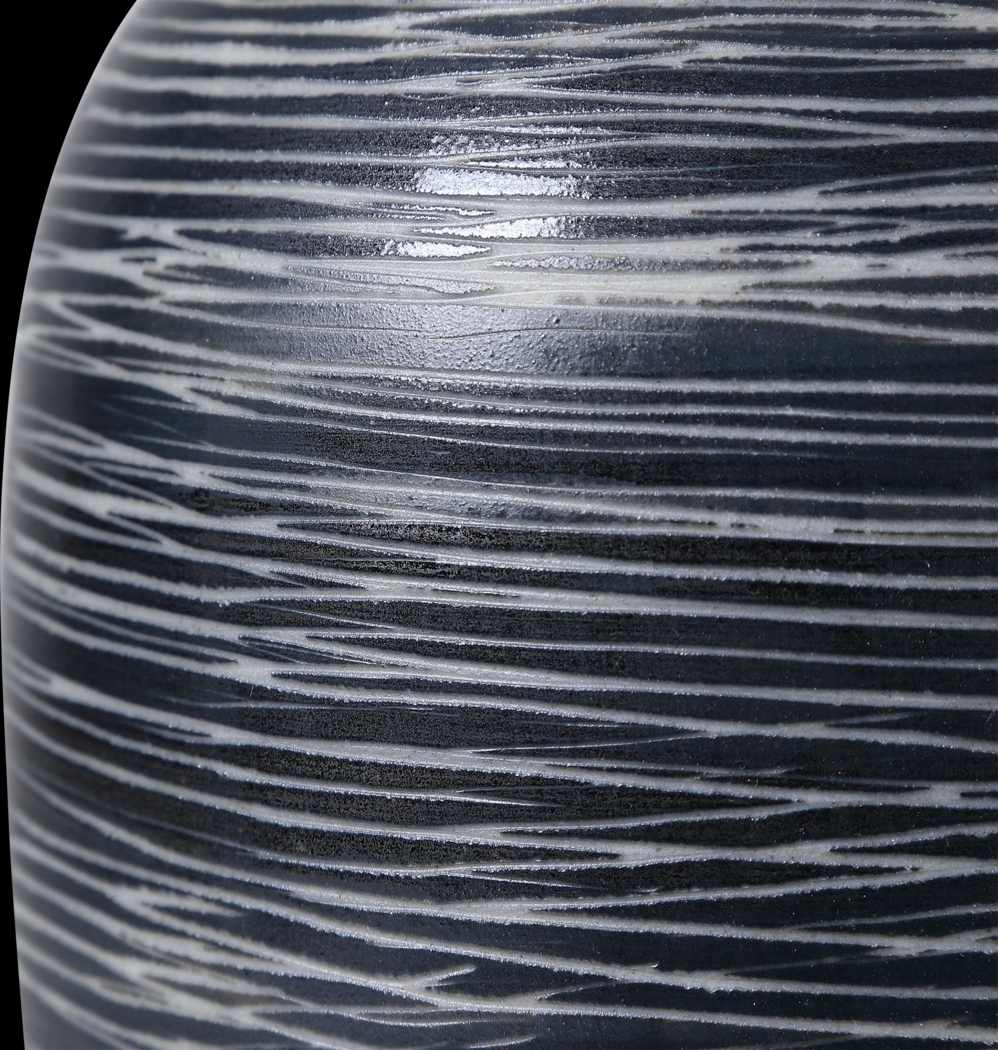 Garner Court Black Lamp - Thumbnail - Image 3