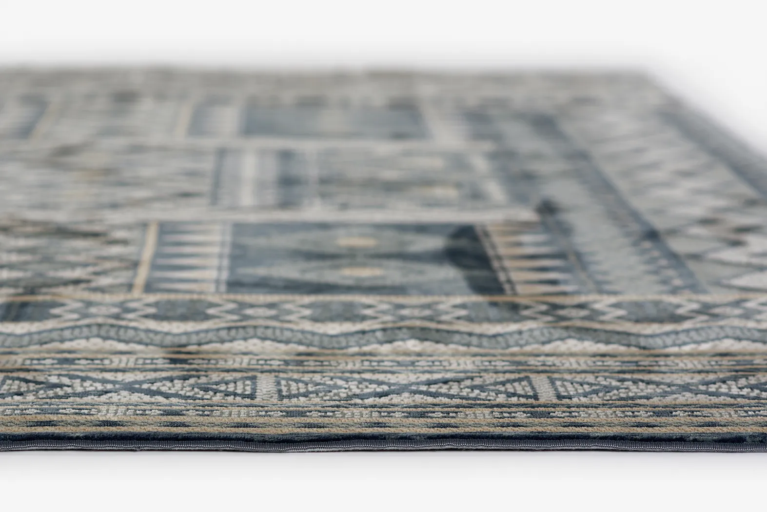Garreth Navy 5'1 x 7'7 Rug - Thumbnail - Image 5