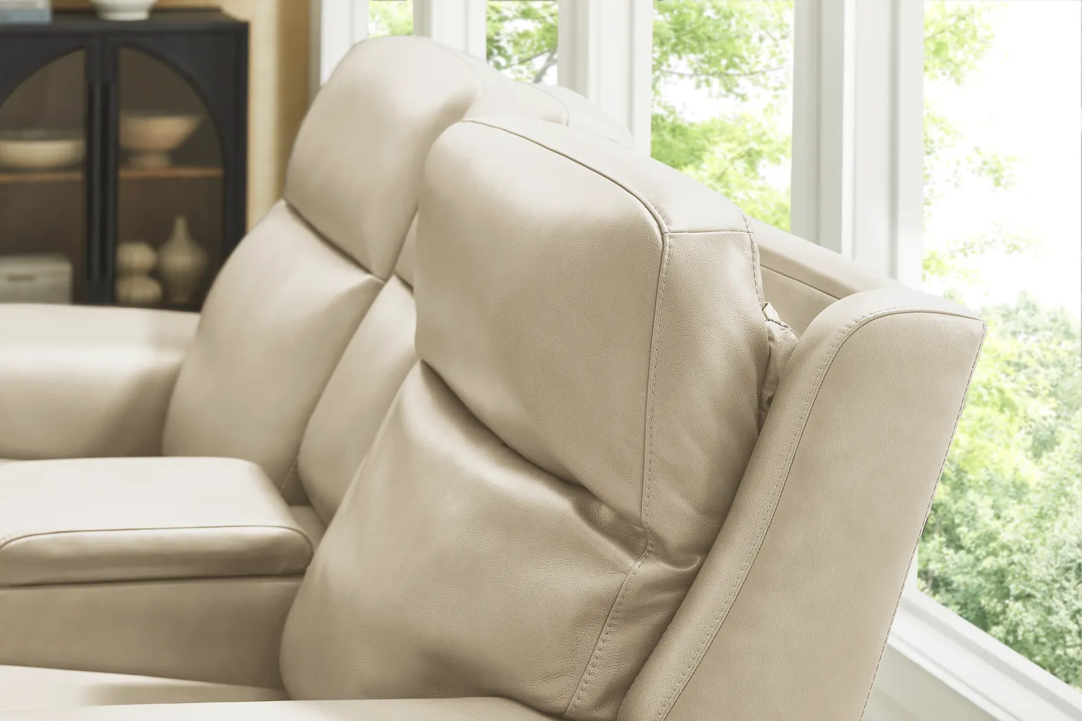 Genesis Beige Leather Dual Power Reclining Console Loveseat - Image 4