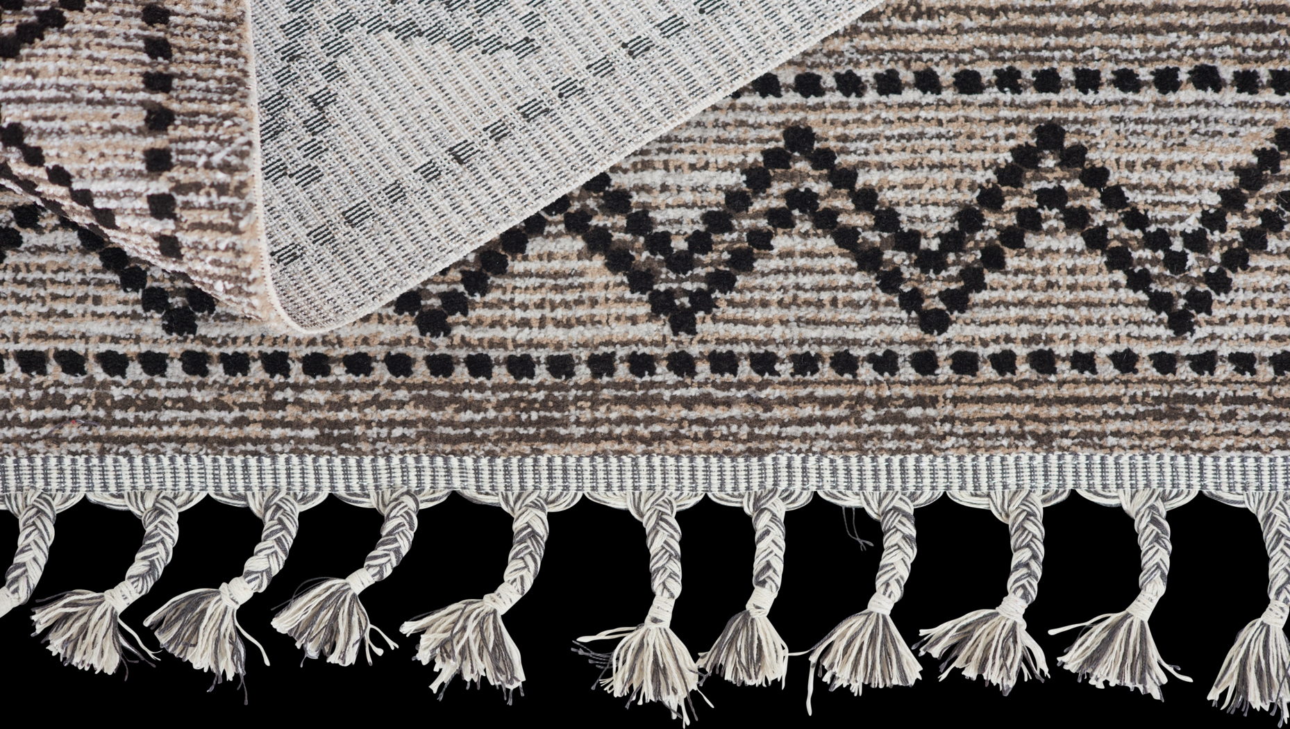 Genny Black 5'3 x 7'6 Rug - Thumbnail - Image 8