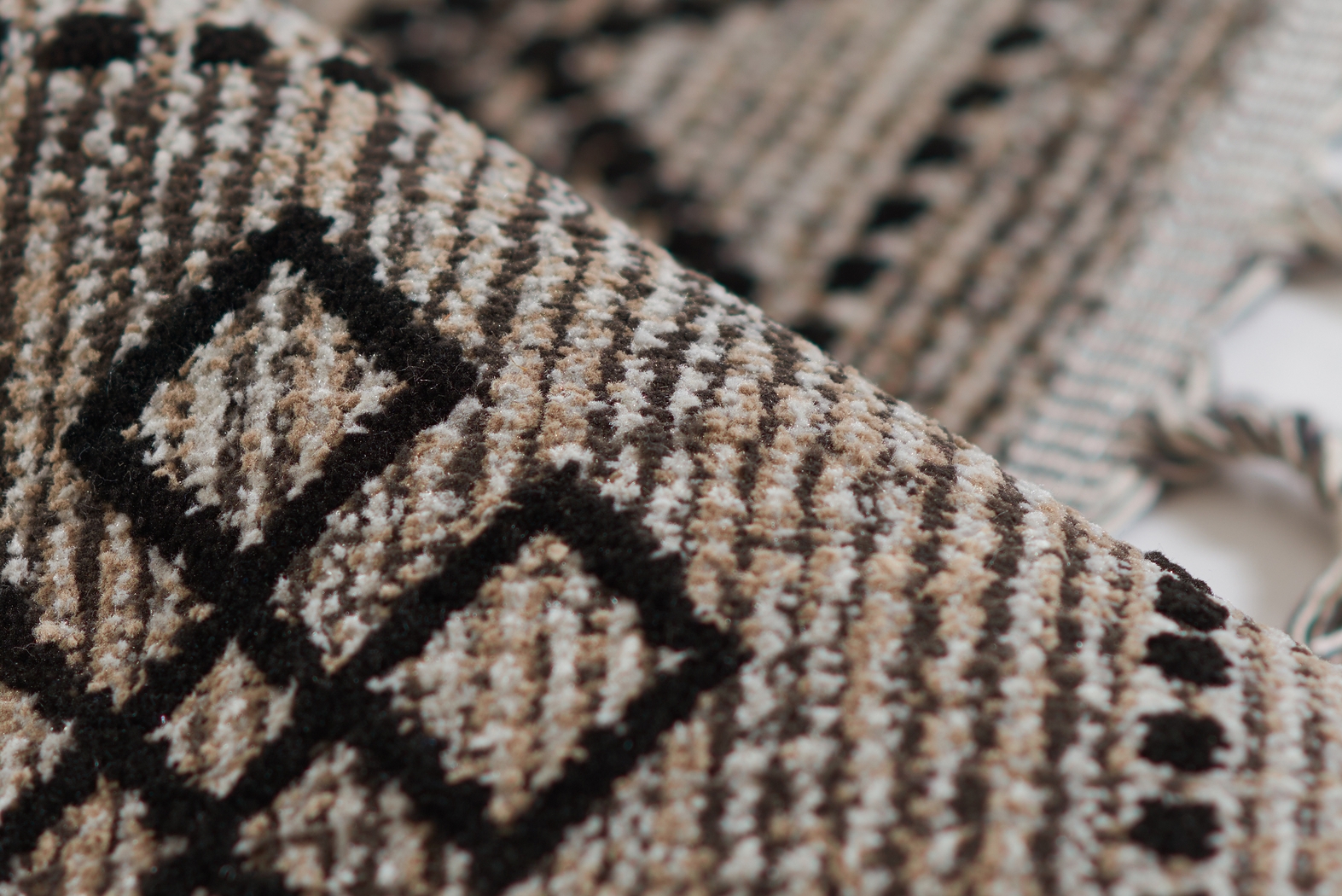 Genny Black 7'10 x 10'2 Rug - Thumbnail - Image 6