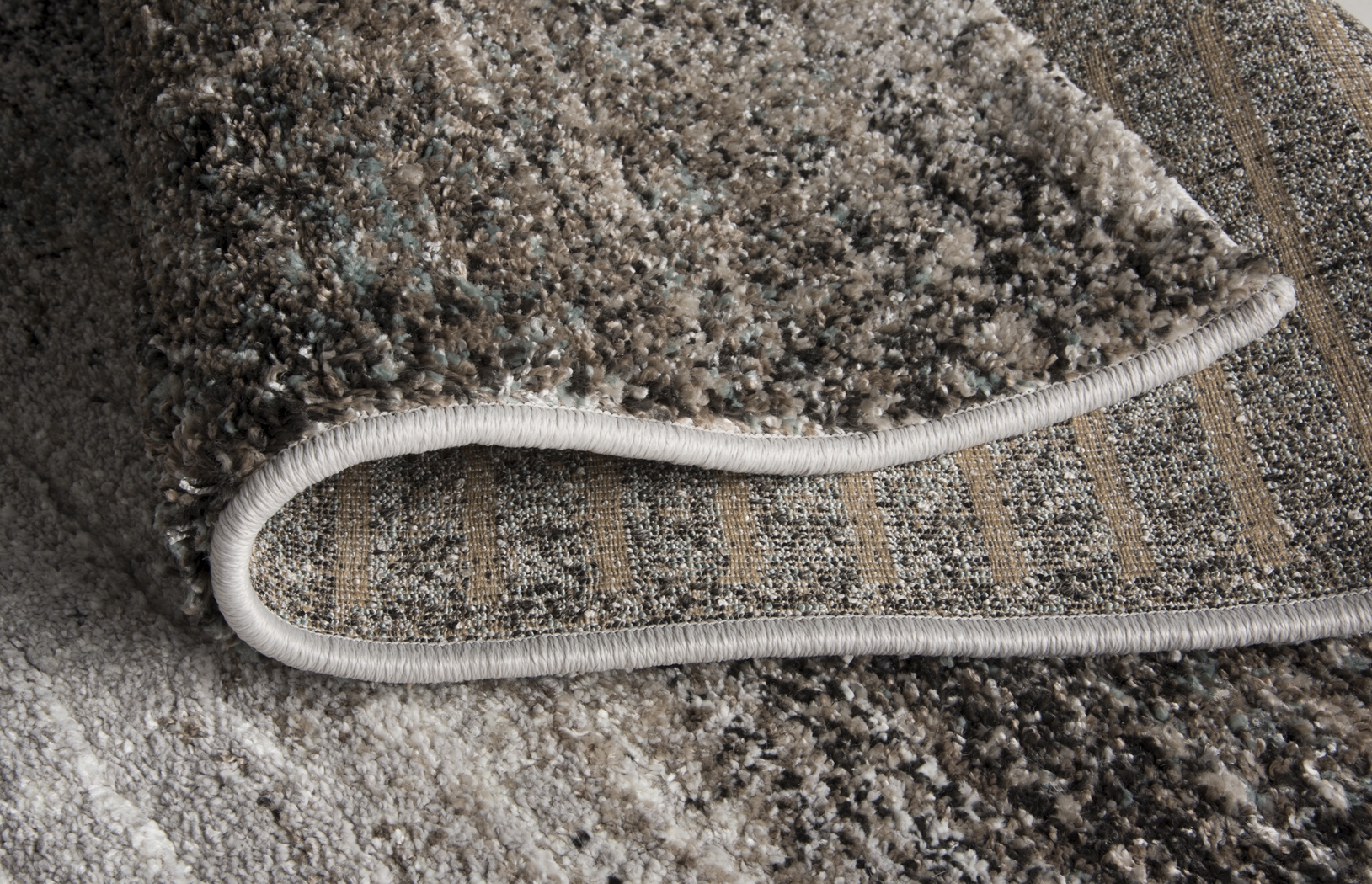 Georgia Rain Aqua 7'3 x 9'2 Rug - Thumbnail - Image 3