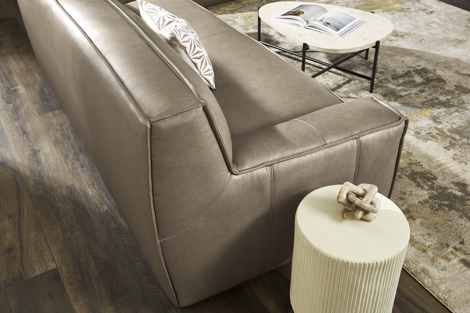 Geraldo Mineral Leather Sofa - Thumbnail - Image 3