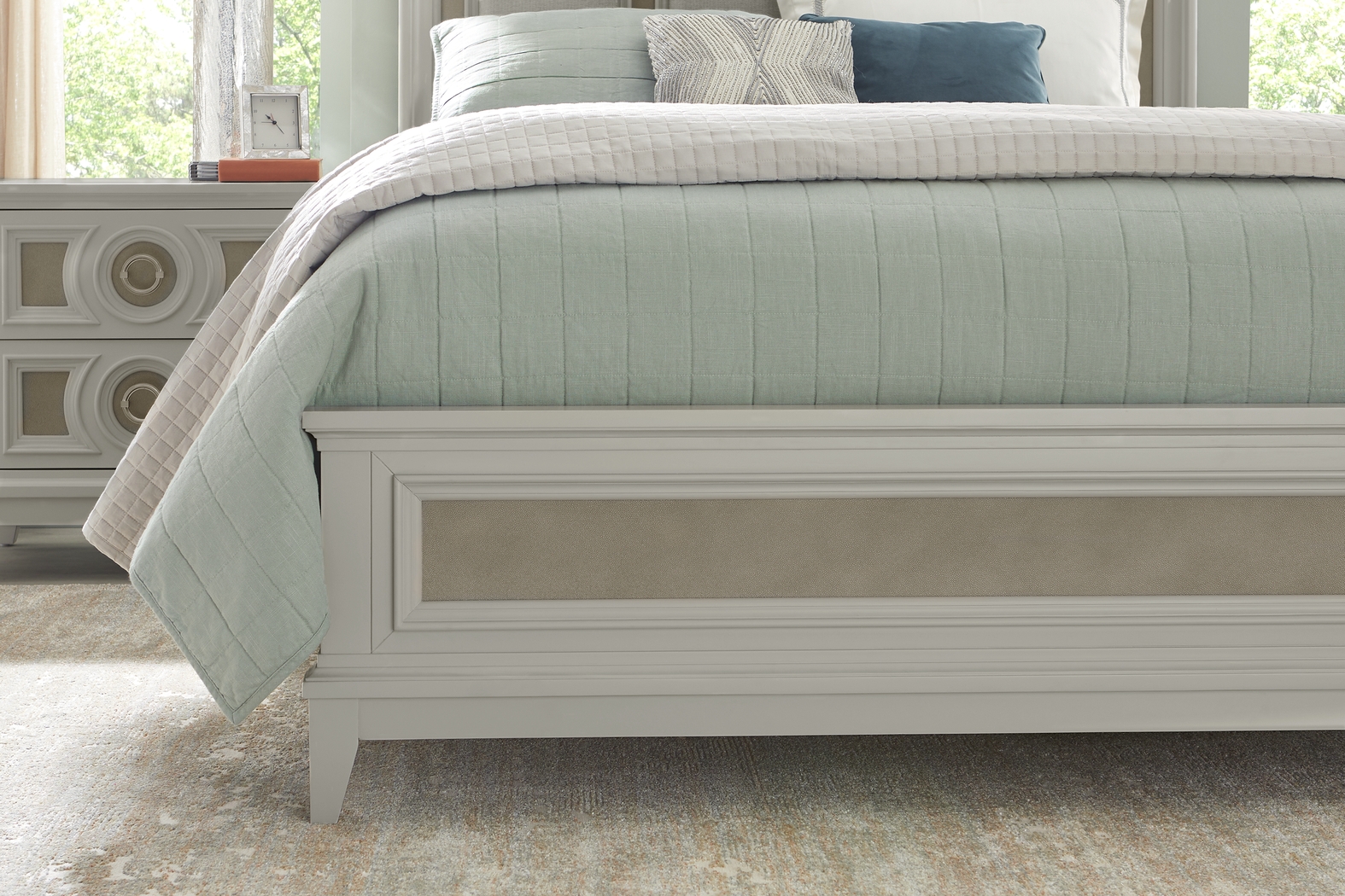 Gianna Lane Ivory 5 Pc Queen Panel Bedroom - Thumbnail - Image 4