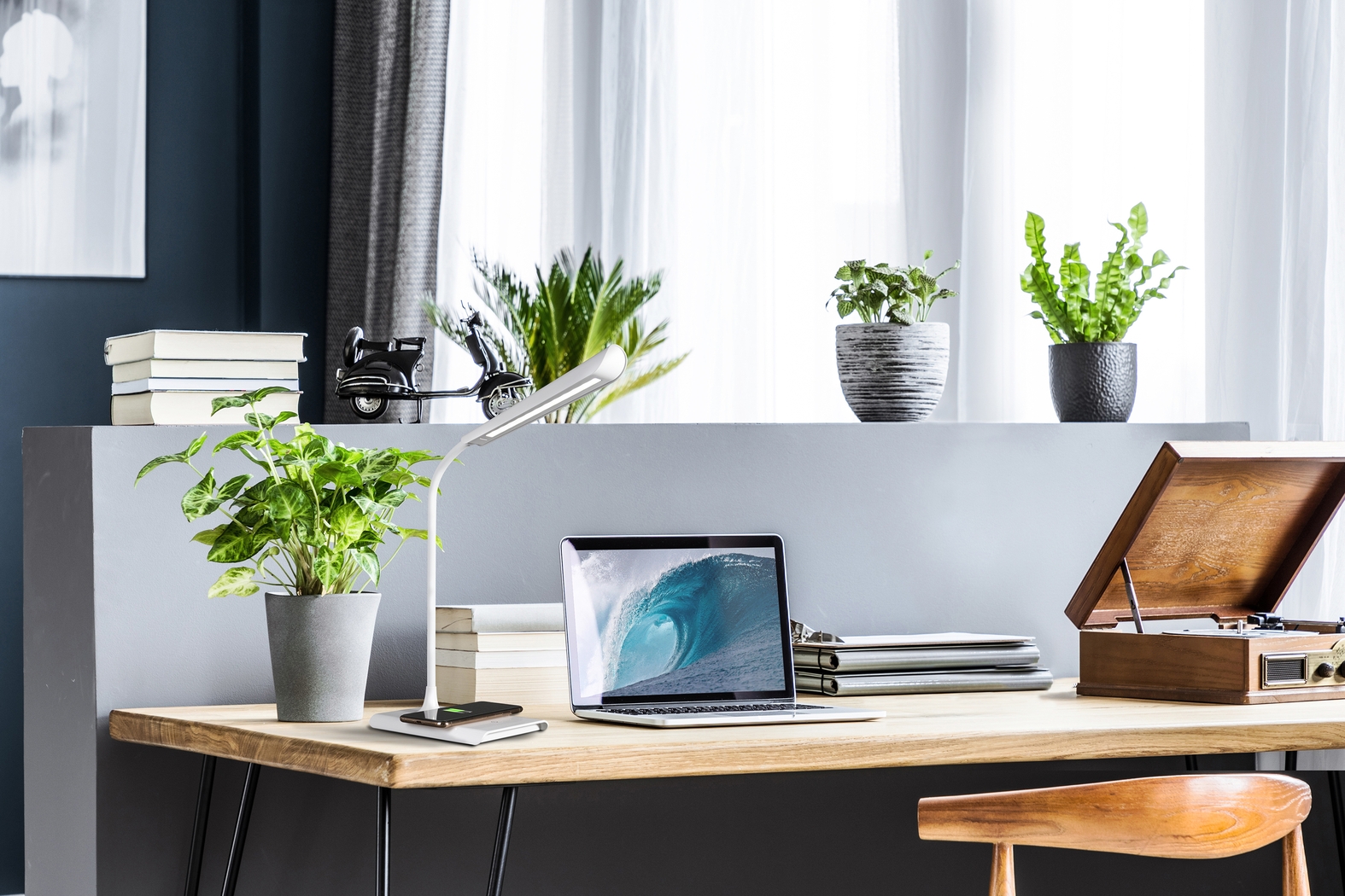 Gilpin Gate White Lamp - Thumbnail - Image 10