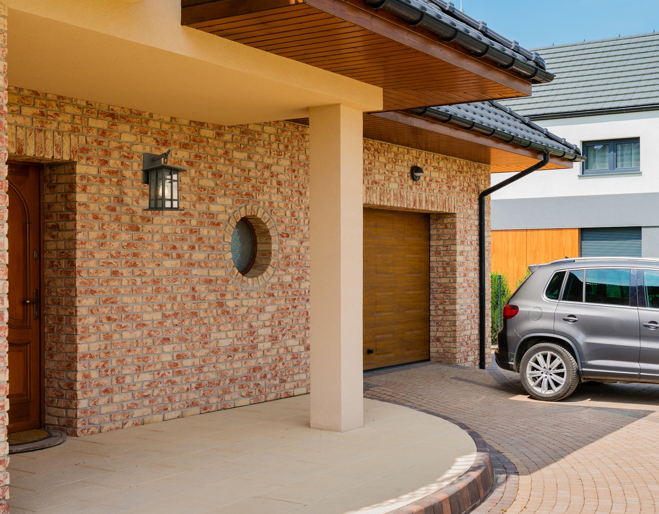 Gippy Hills Bronze Outdoor Sconce - Thumbnail - Image 2