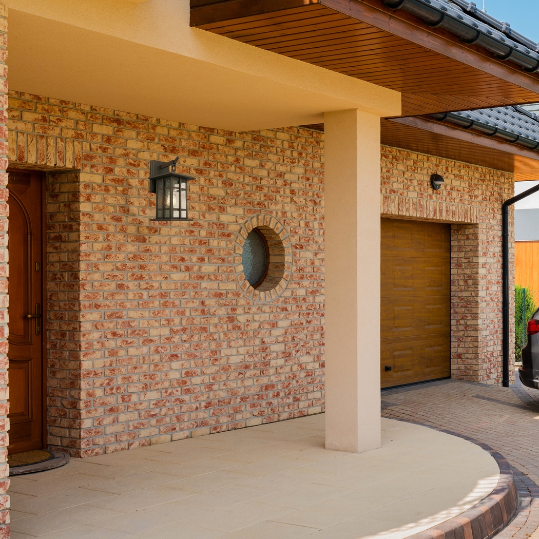 Gippy Hills Bronze Outdoor Sconce - Thumbnail - Image 3