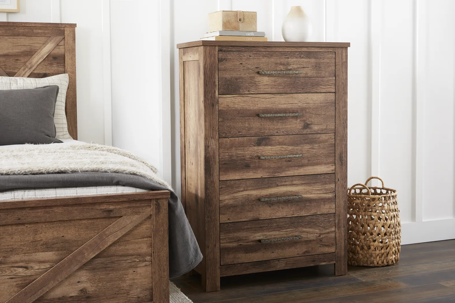 Glen Oaks Brown 5 Pc Queen Panel Bedroom - Thumbnail - Image 7