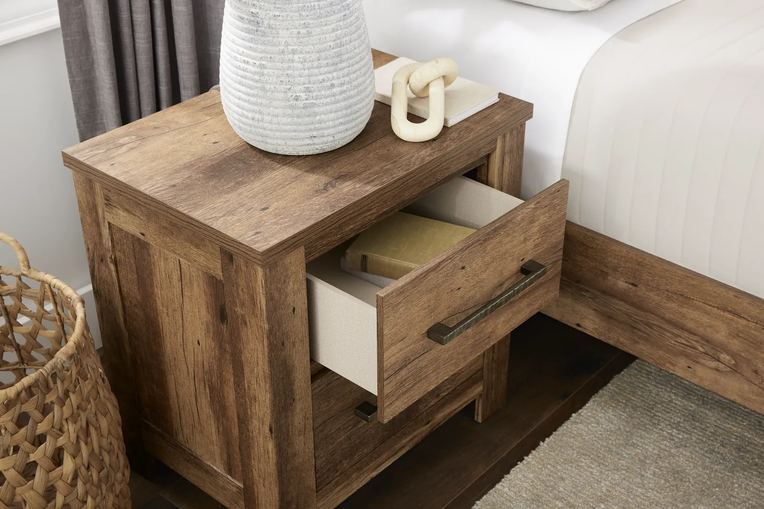 Glen Oaks Brown 5 Pc Queen Panel Bedroom - Thumbnail - Image 9