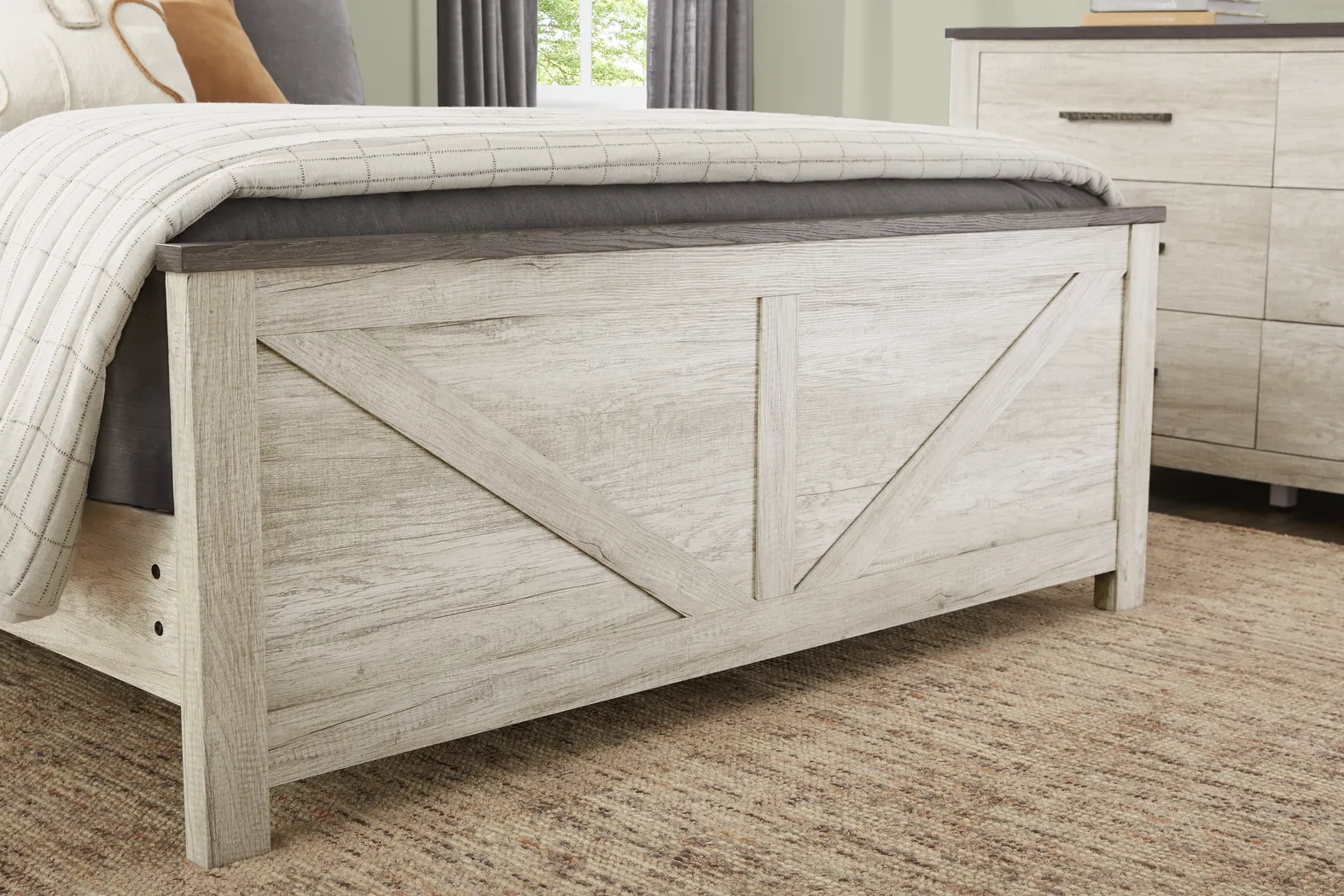 Glen Oaks White 7 Pc King Panel Bedroom - Thumbnail - Image 5