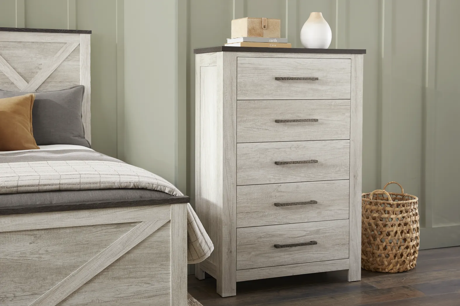 Glen Oaks White Chest - Thumbnail - Image 3