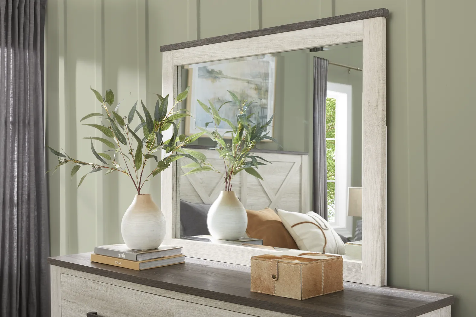 Glen Oaks White 7 Pc King Panel Bedroom - Thumbnail - Image 12