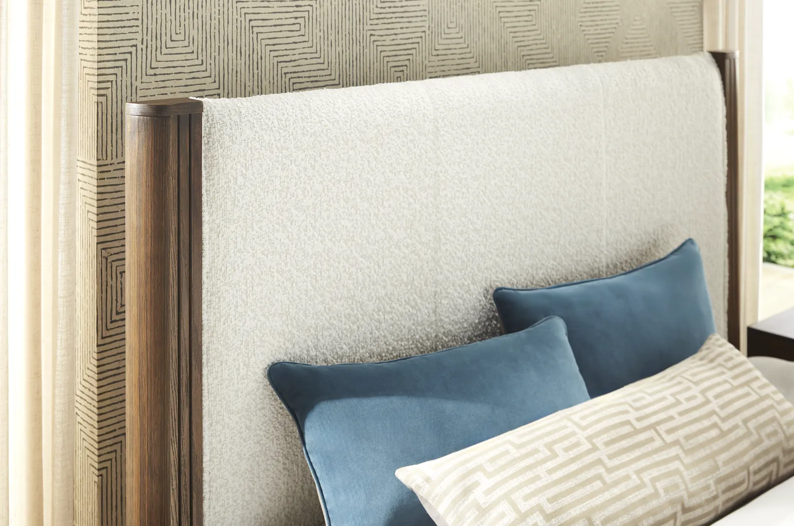 Glenfair Tobacco 5 Pc King Upholstered Bedroom - Thumbnail - Image 4