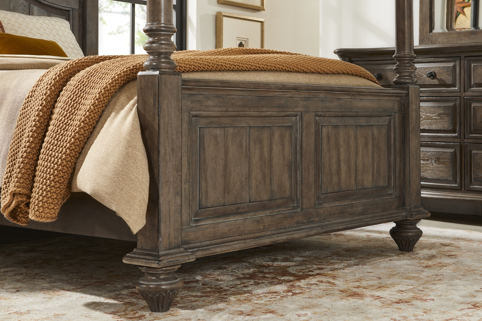 Glenira Lane Brown 8 Pc King Poster Bedroom - Thumbnail - Image 4