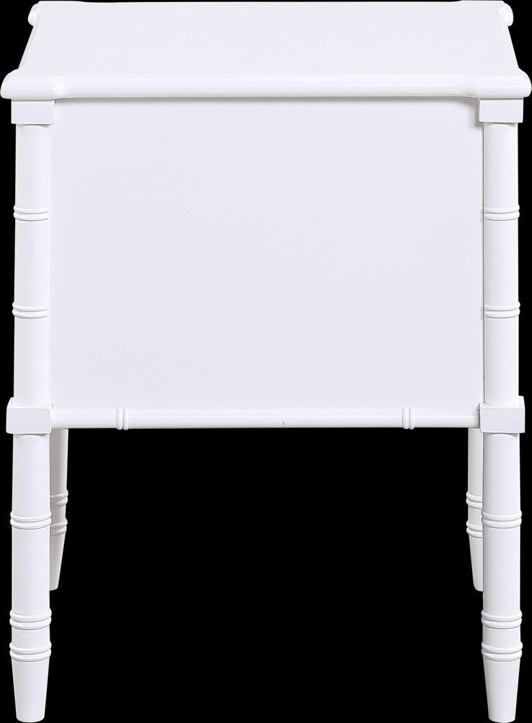 Glennford White End Table - Thumbnail - Image 4