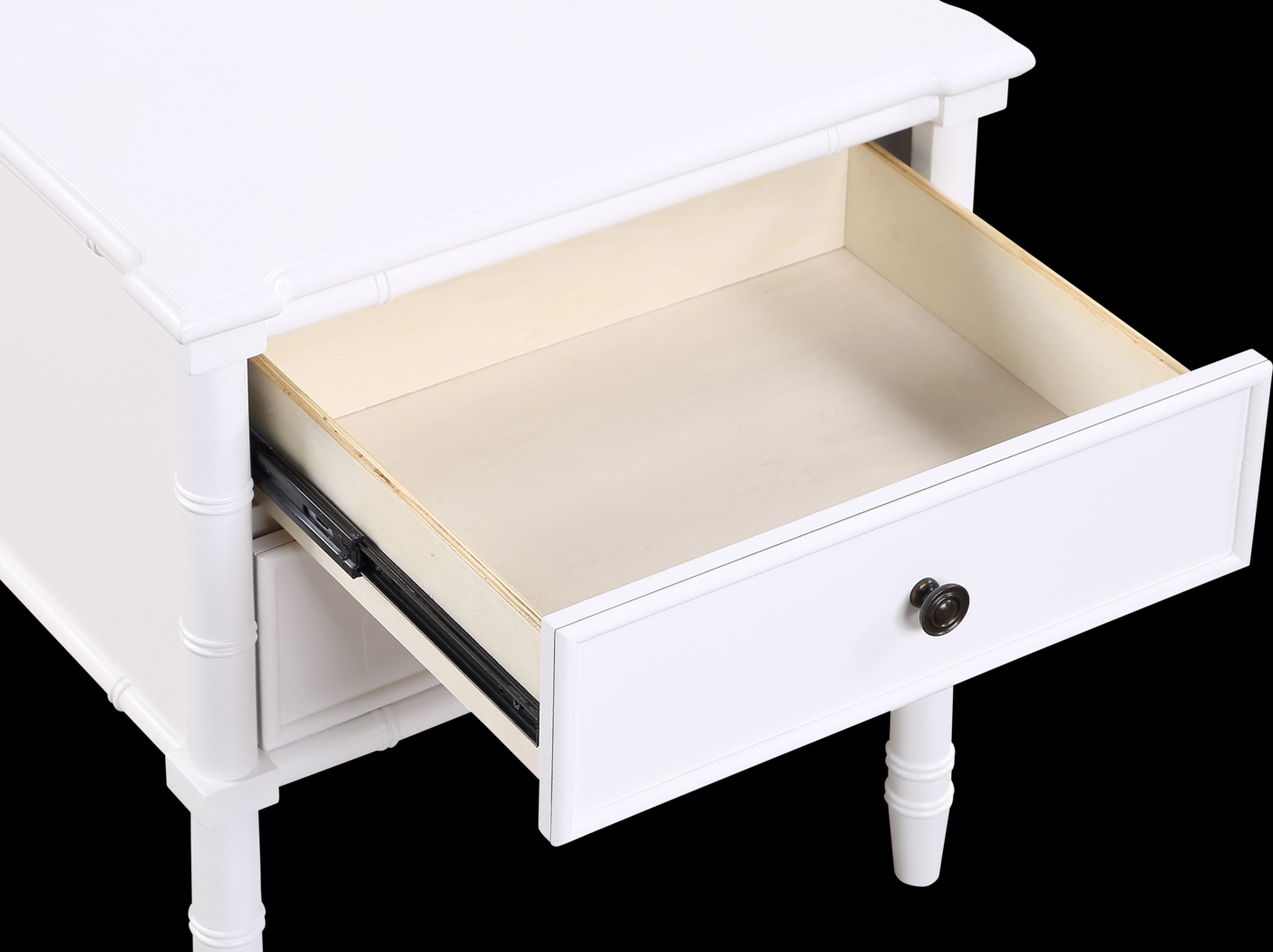 Glennford White End Table - Thumbnail - Image 7