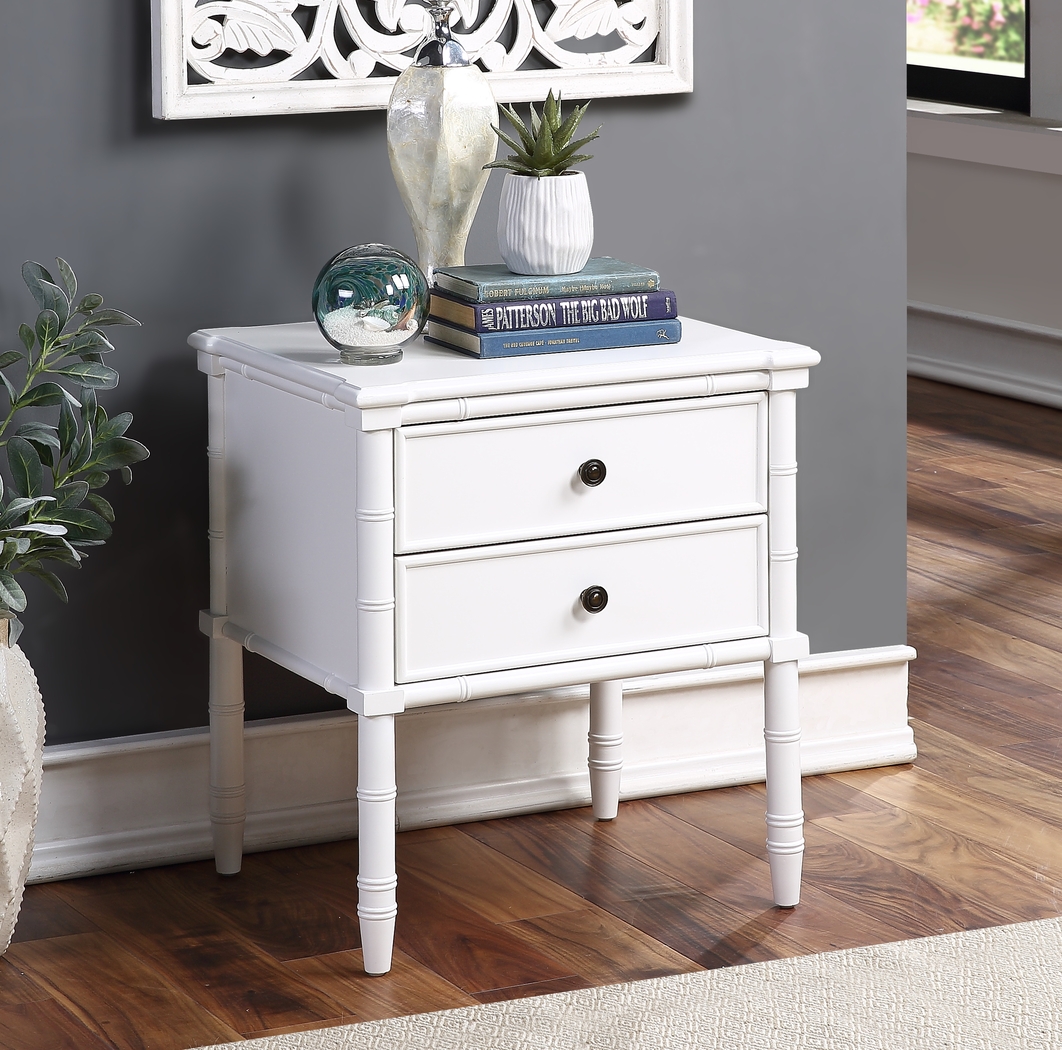 Glennford White End Table - Thumbnail - Image 8