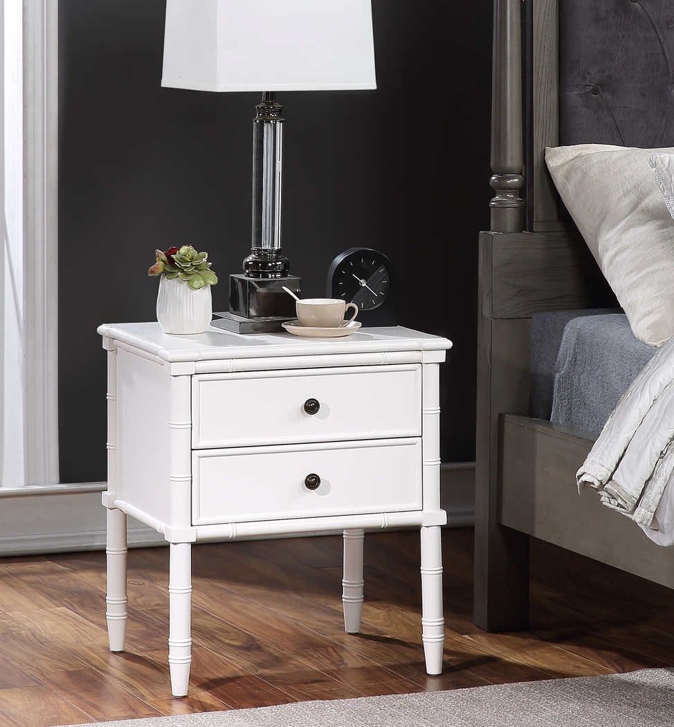 Glennford White End Table - Thumbnail - Image 10