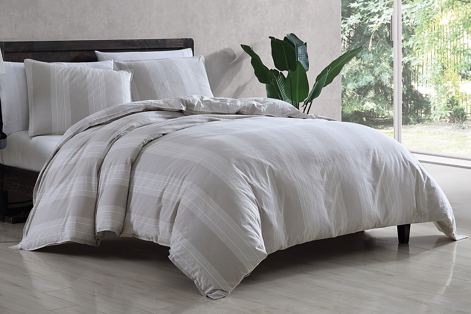 Graegle Gray Ivory 3 Pc Queen Comforter Set - Thumbnail - Image 1