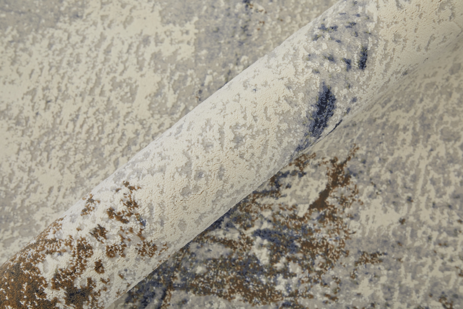 Grafchill Ivory 5' x 7'6 Rug - Thumbnail - Image 5