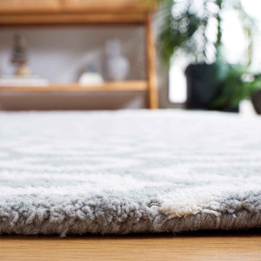 Grala Ivory 5' x 8' Rug - Thumbnail - Image 4