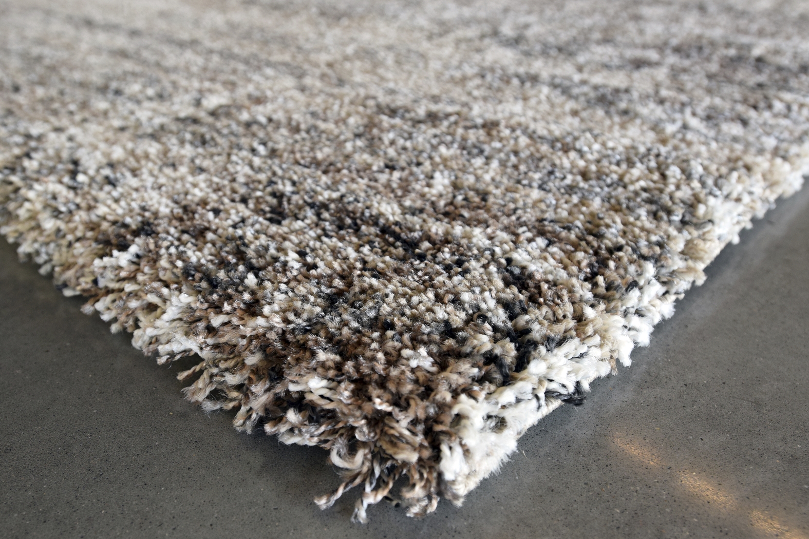 Granada Beige 7'9 x 10'6 Rug - Thumbnail - Image 3