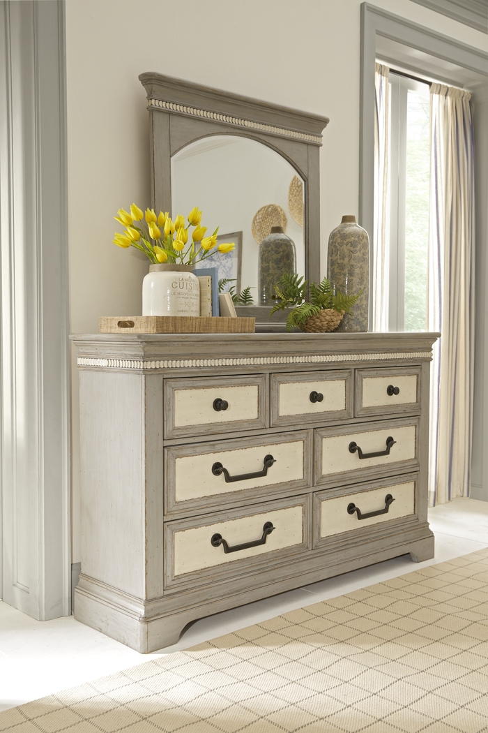 Granbury Gray Dresser - Thumbnail - Image 3