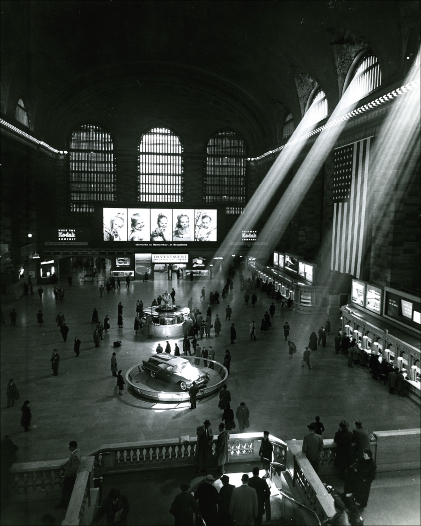 Grand Central Terminal Black Canvas Artwork - Thumbnail - Image 1