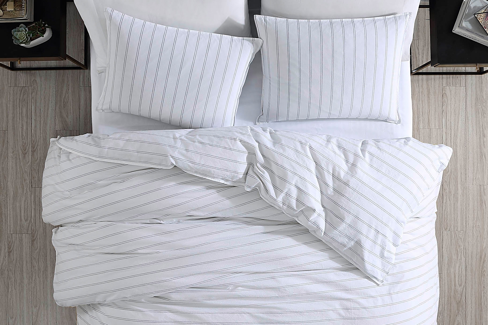 Griffian White 3 Pc King Comforter Set - Thumbnail - Image 2