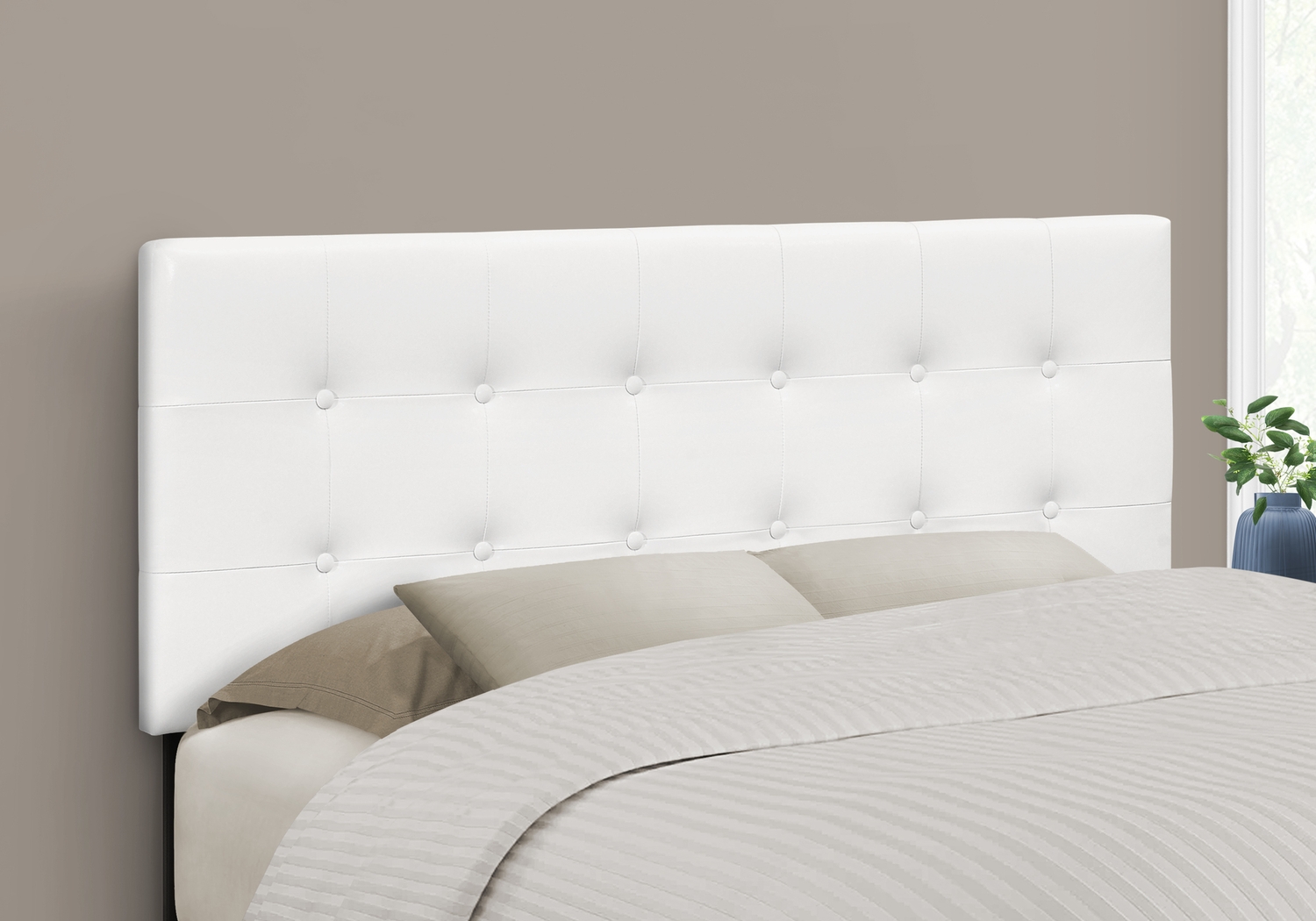 Gullcourt White Full Headboard - Thumbnail - Image 3