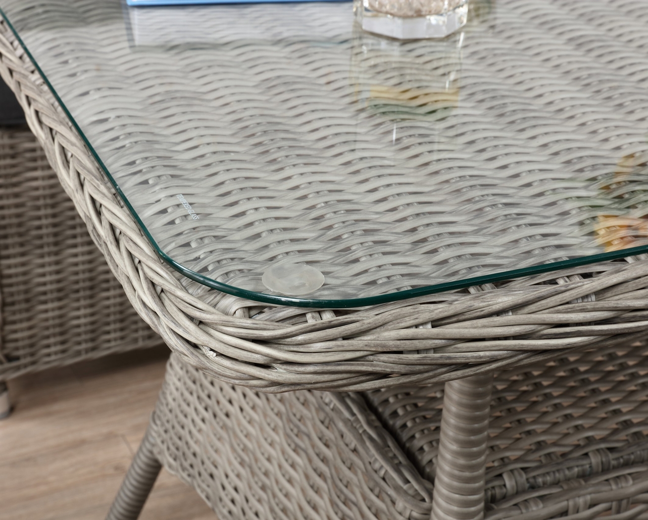 Gumstand Gray Outdoor Cocktail Table - Thumbnail - Image 4