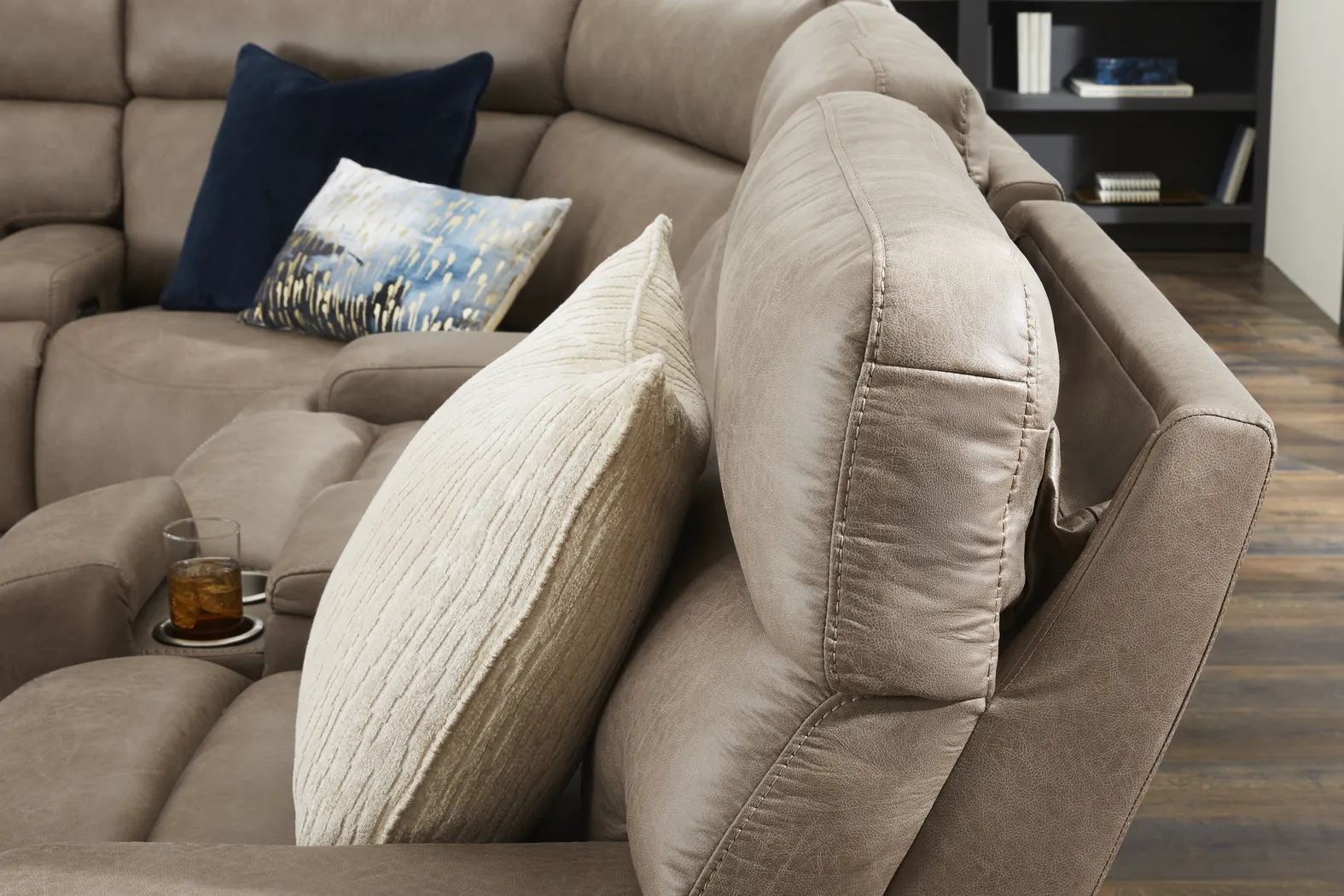 Hamilton Mushroom 6 Pc Dual Power Reclining Sectional Living Room - Thumbnail - Image 7