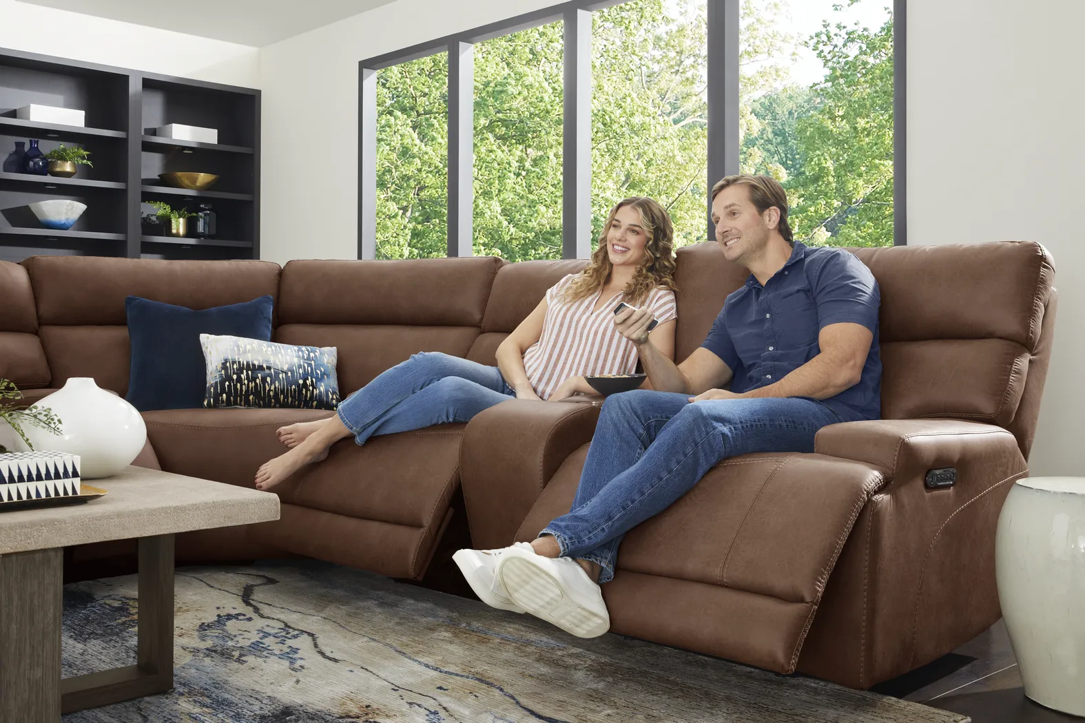 Hamilton Tobacco 6 Pc Dual Power Reclining Sectional Living Room - Thumbnail - Image 8