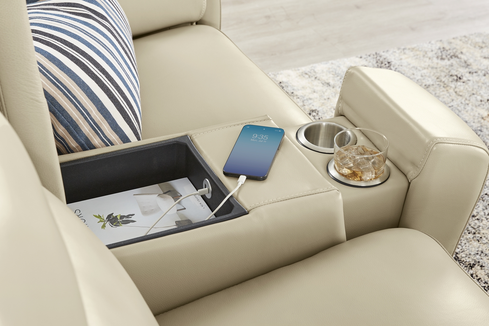 Hammond Park Beige Leather 8 Pc Triple Power Reclining Living Room - Thumbnail - Image 9