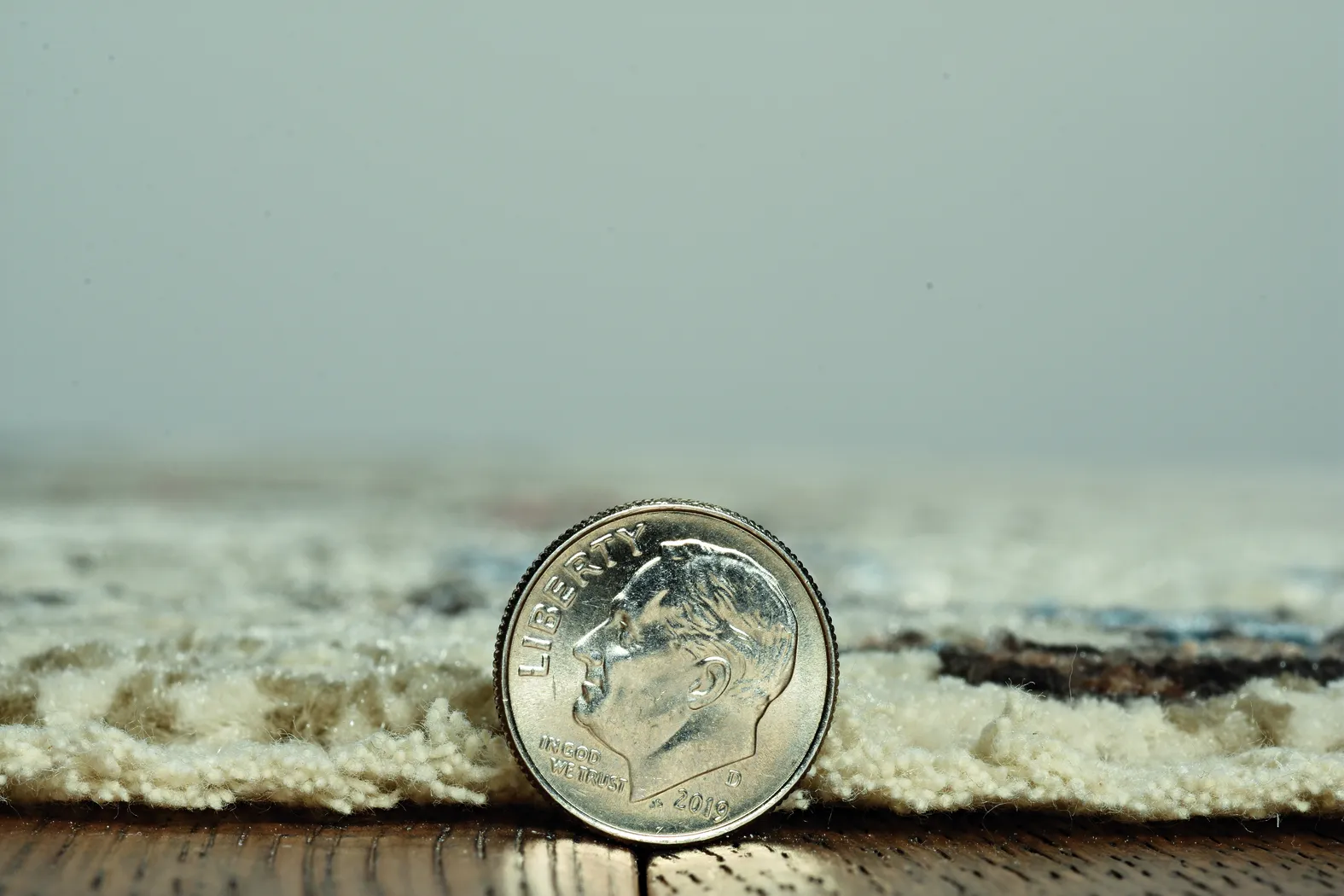 Hampnia Ivory 5'3 x 7'7 Rug - Thumbnail - Image 5