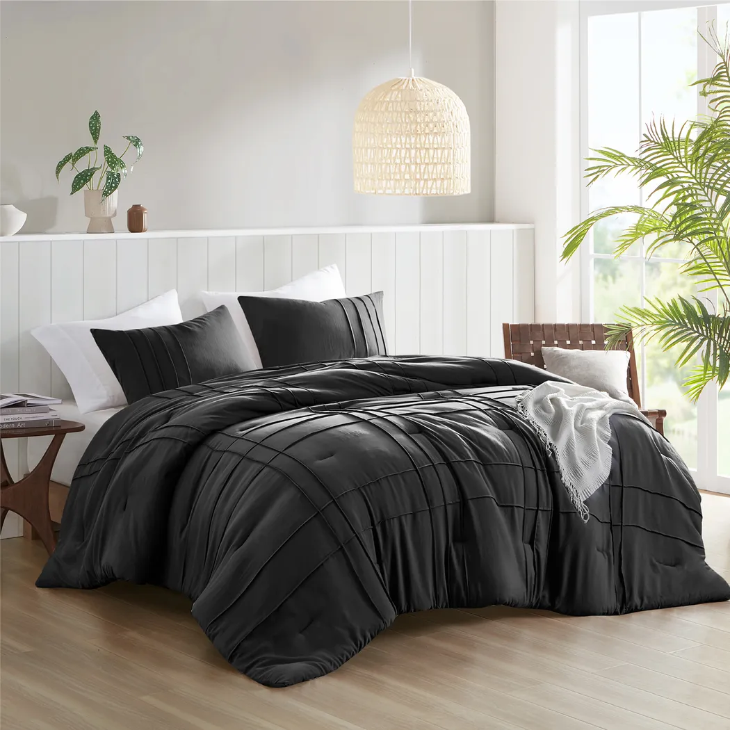 Hanleyea Black Queen 3 Pc Comforter Set - Thumbnail - Image 1